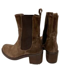 Emanuele Crasto Chelsea Boots Size 39 NWOT Italy Brown Suede Leather Stack Heel